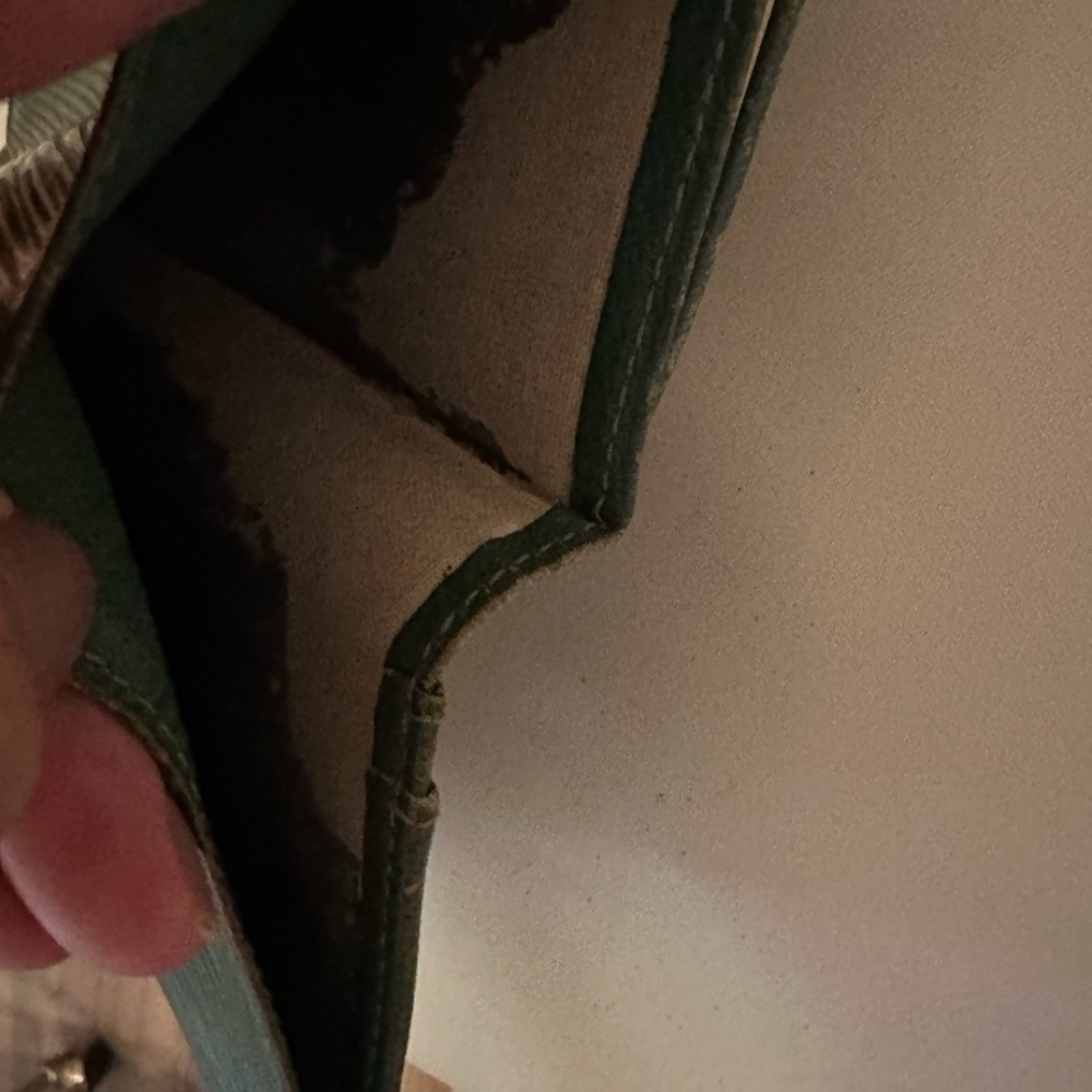Louis Vuitton Green Textured Wallet - Picture 8 of 11
